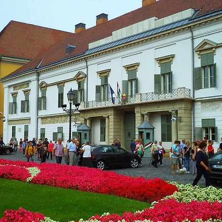 Toldy Budapest