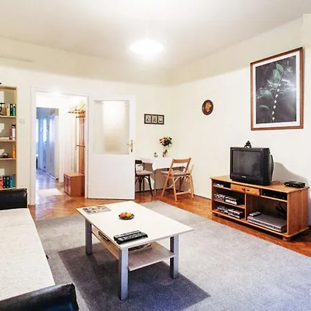 Apartment Toldy